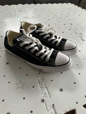 BRAND NEW Converse Women’s Chuck Taylor All Star Low Top Sneakers - Black